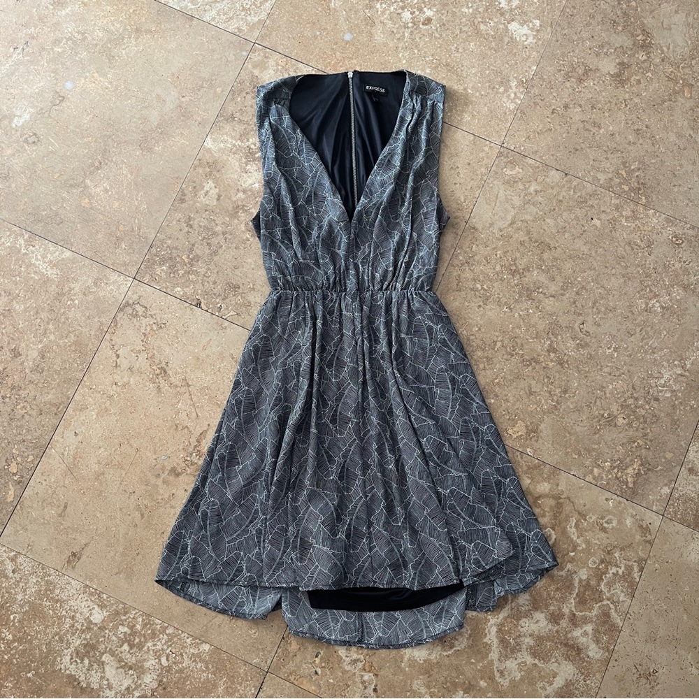 Express Black & White Plunge Mini Cocktail Dress